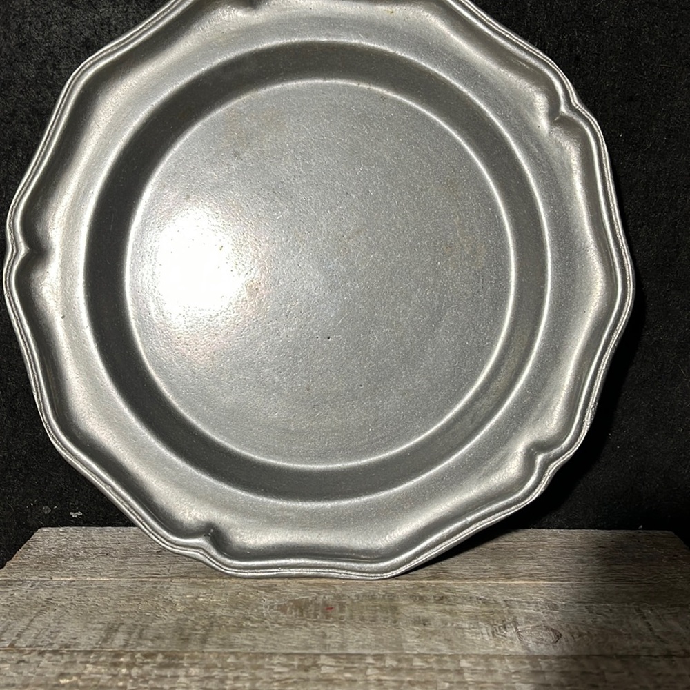 Queen Anne Carson 8.5" Dinner Plate Pewter Freeport, Pa